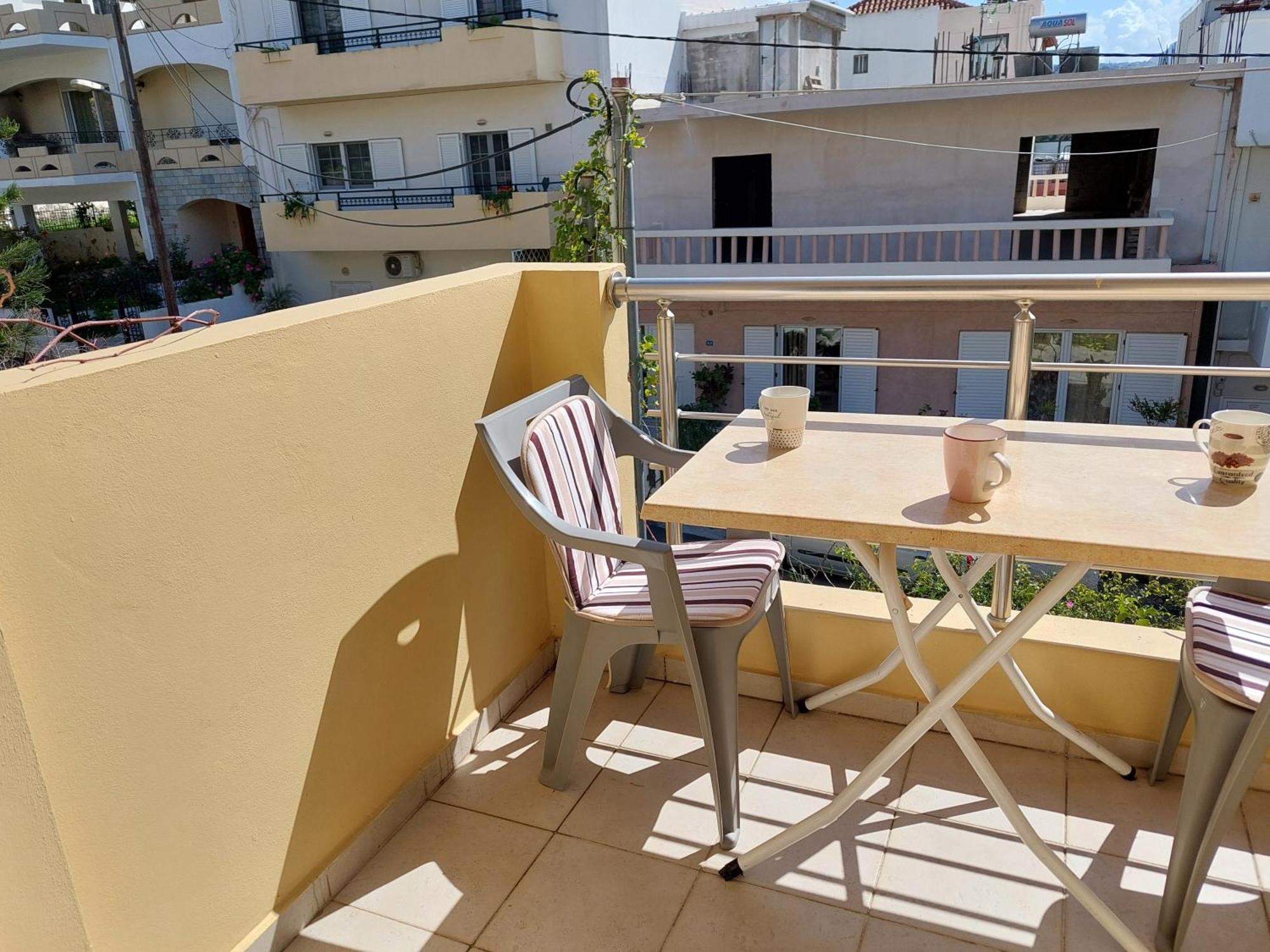 Georgia'S Family Apartment Heraklion  Exterior photo
